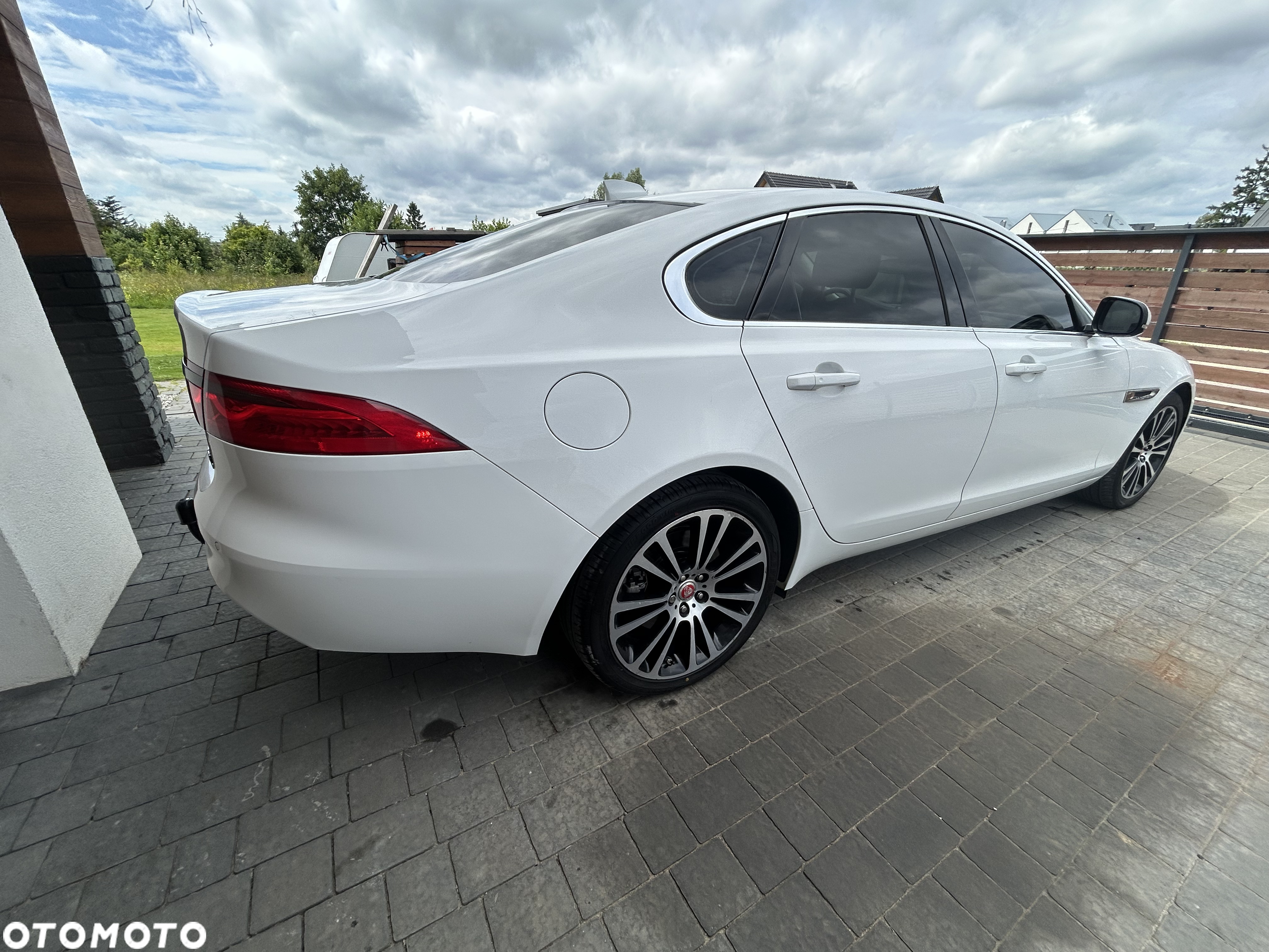 Jaguar XF 35t AWD Prestige - 4