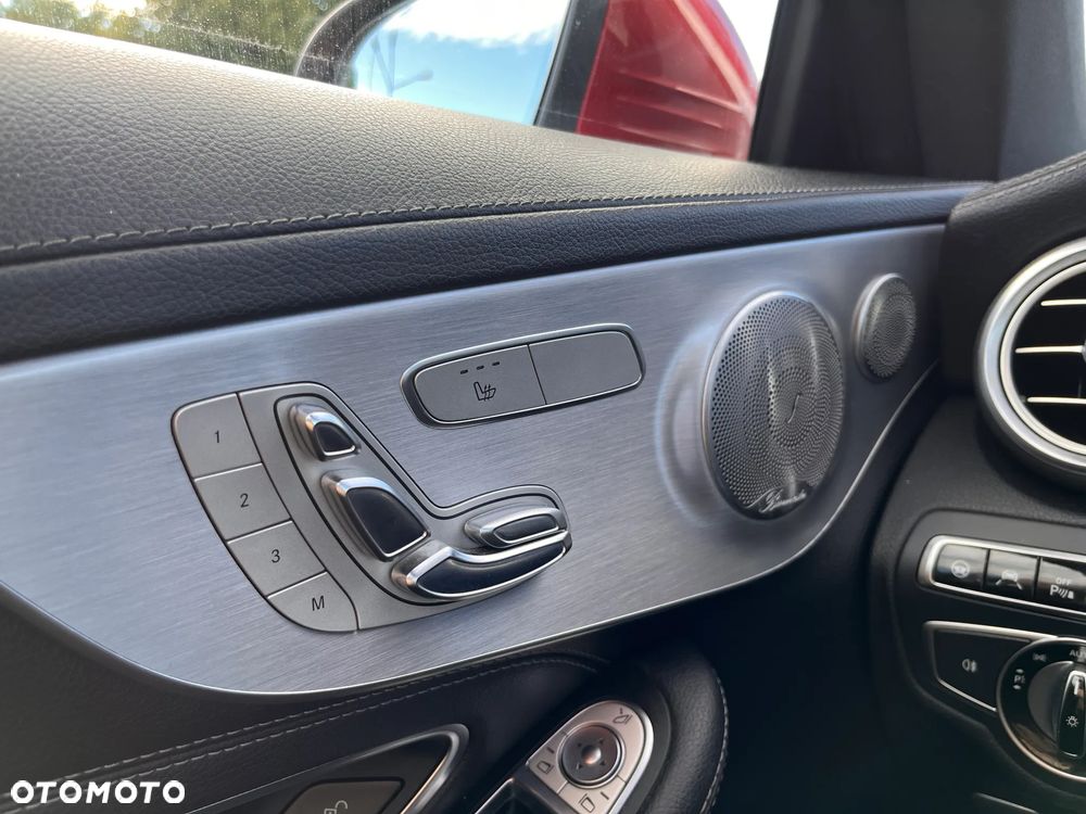 Mercedes-Benz Klasa C 300 7G-TRONIC - 36