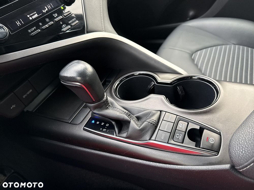 Toyota Camry 2.5 Hybrid Prestige CVT - 15