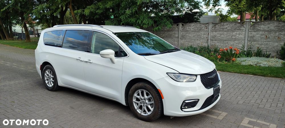 Chrysler Pacifica - 1
