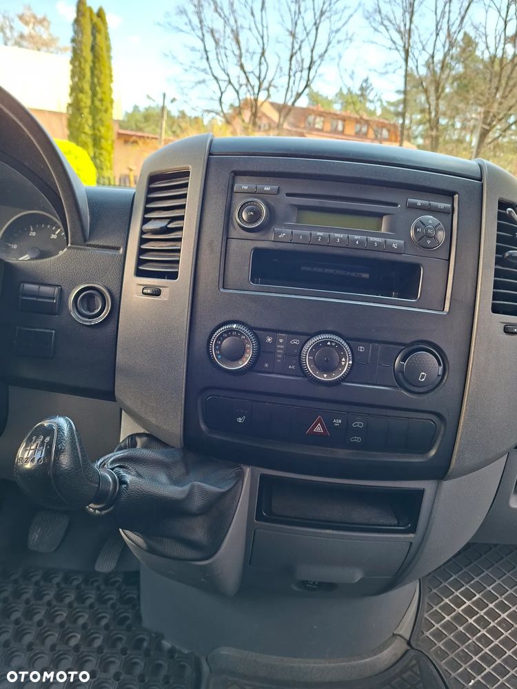Mercedes-Benz Sprinter - 12