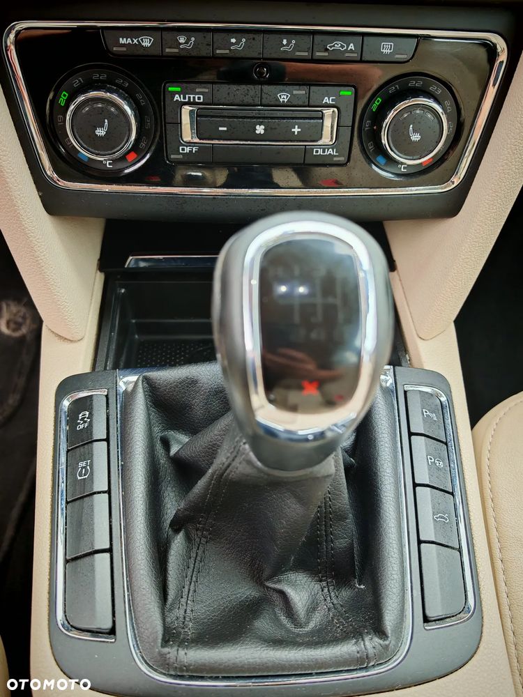 Skoda Superb 2.0 TDI 4x4 L&K - 23