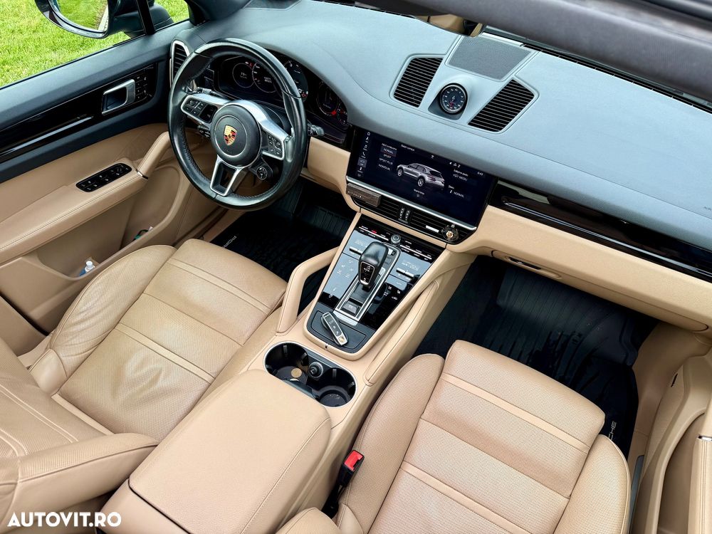 Porsche Cayenne - 15