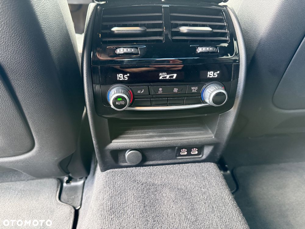 BMW Seria 5 520d xDrive MHEV Sport Line sport - 7