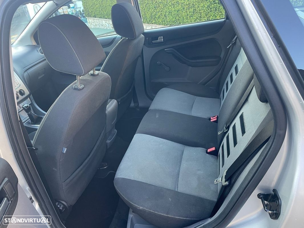Ford Focus SW 1.6 TDCi S - 23