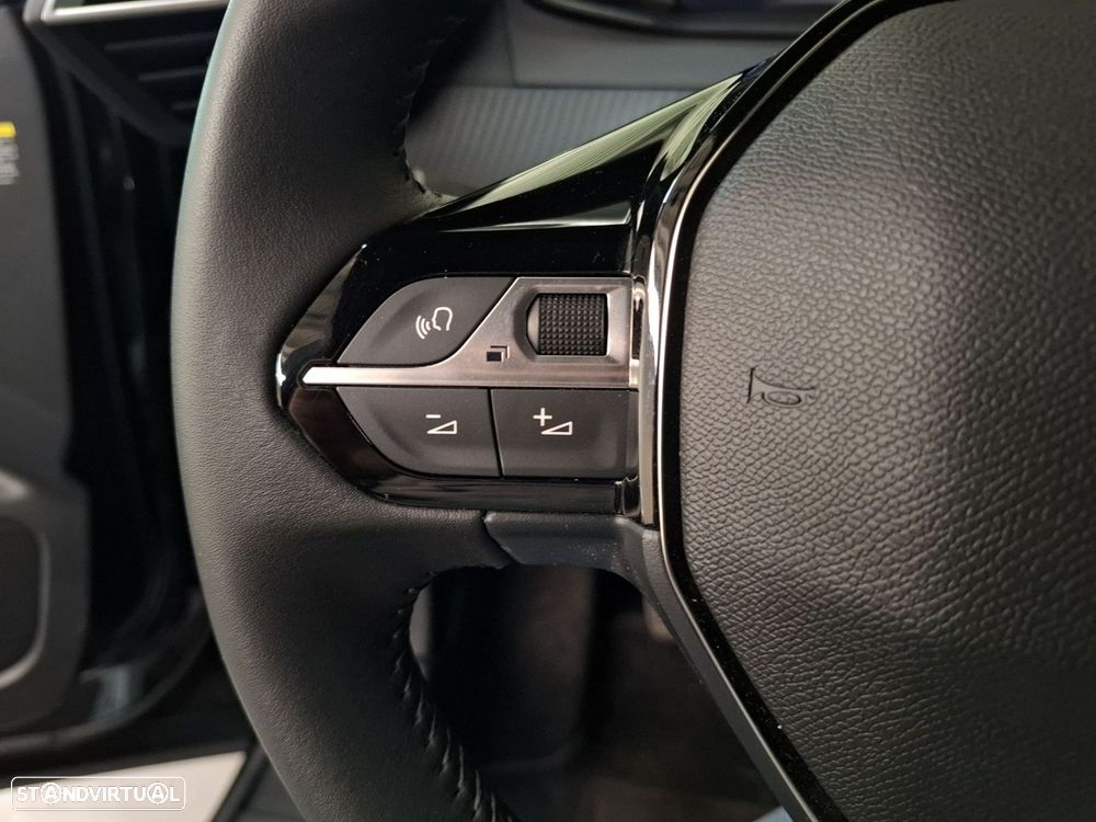 Peugeot 2008 1.2 PureTech Allure - 14