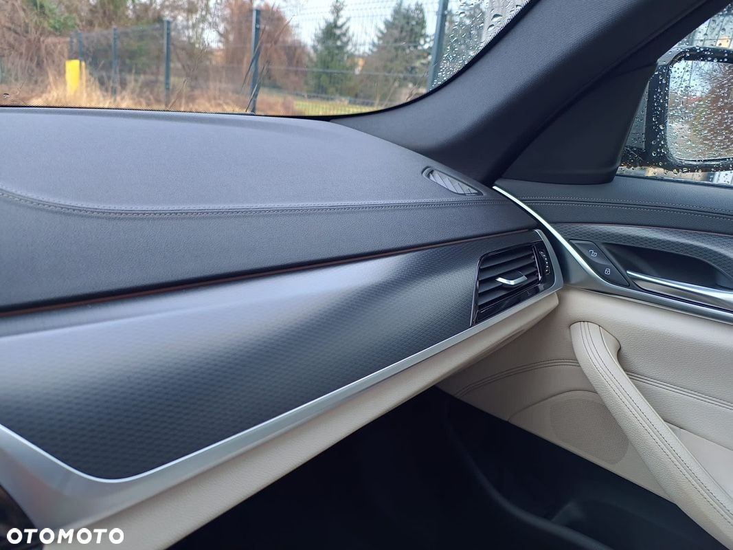 BMW Seria 5 540d xDrive - 4
