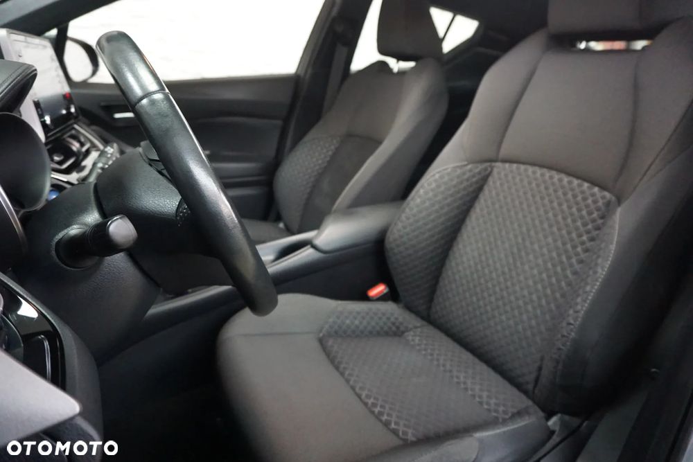 Toyota C-HR Hybrid Business-Edition - 37