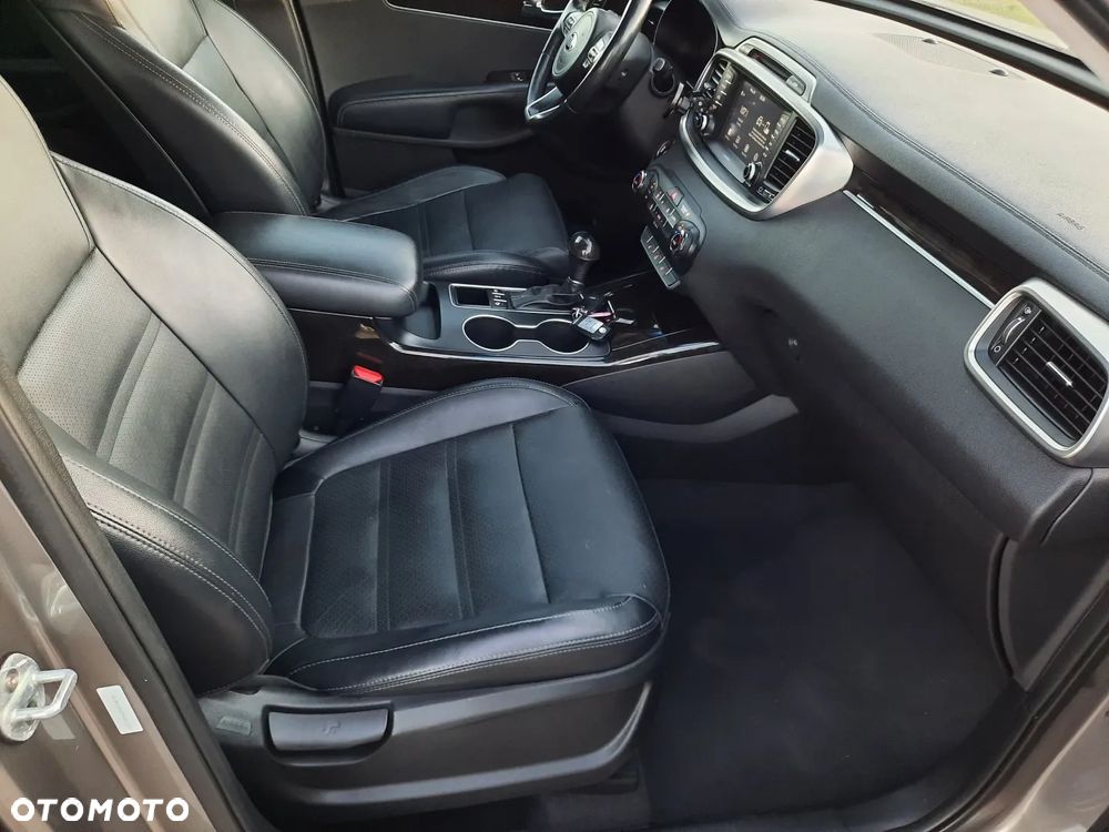 Kia Sorento - 25