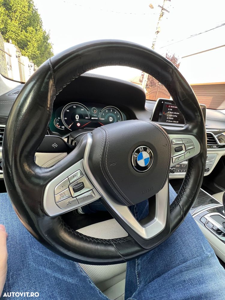 BMW Seria 7 740Le xDrive iPerformance - 37