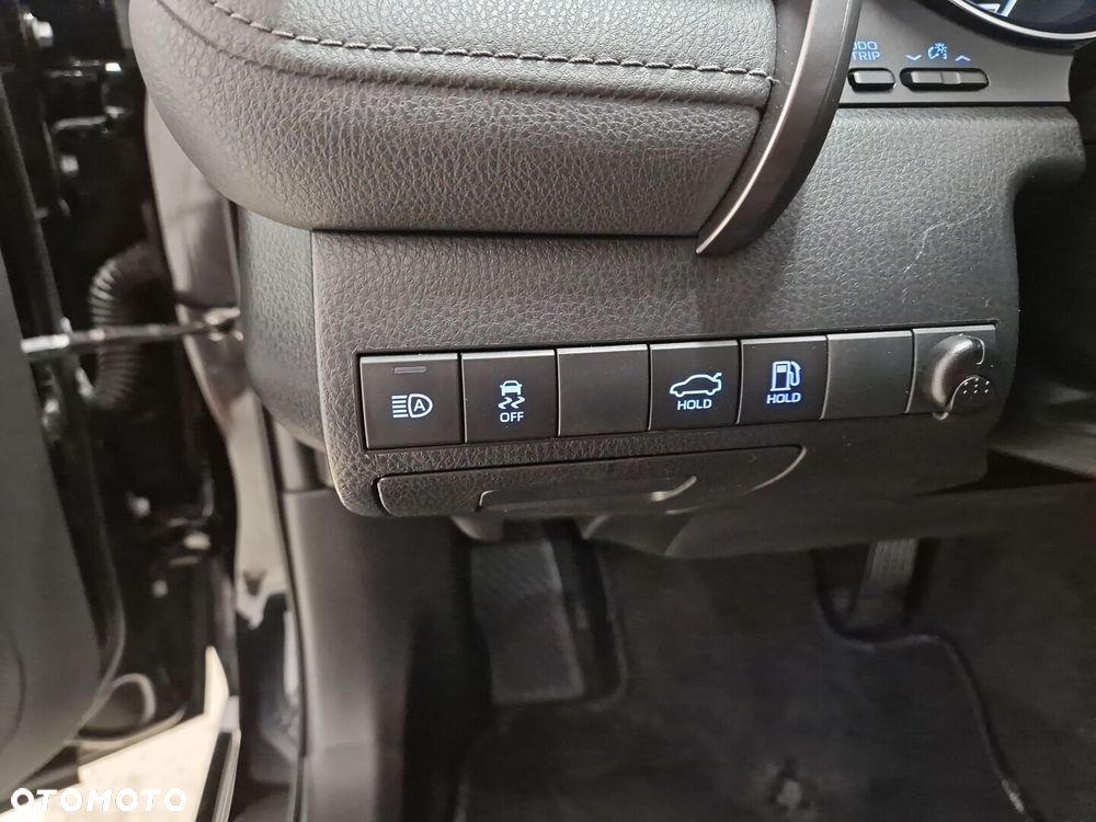Toyota Camry 2.5 Hybrid Comfort CVT - 19