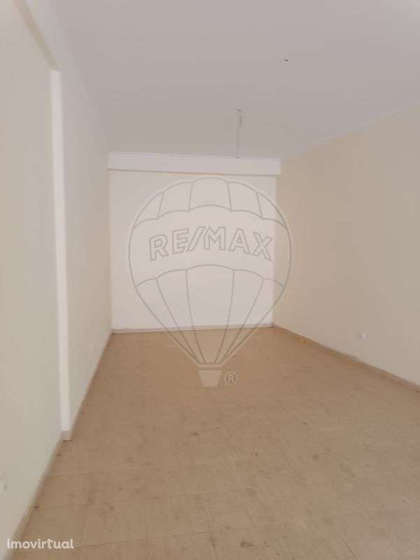 Loja  para arrendamento - Grande imagem: 2/6