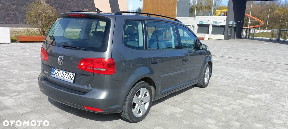 Volkswagen Touran 1.6 TDI DPF BlueMotion Technology Highline - 6