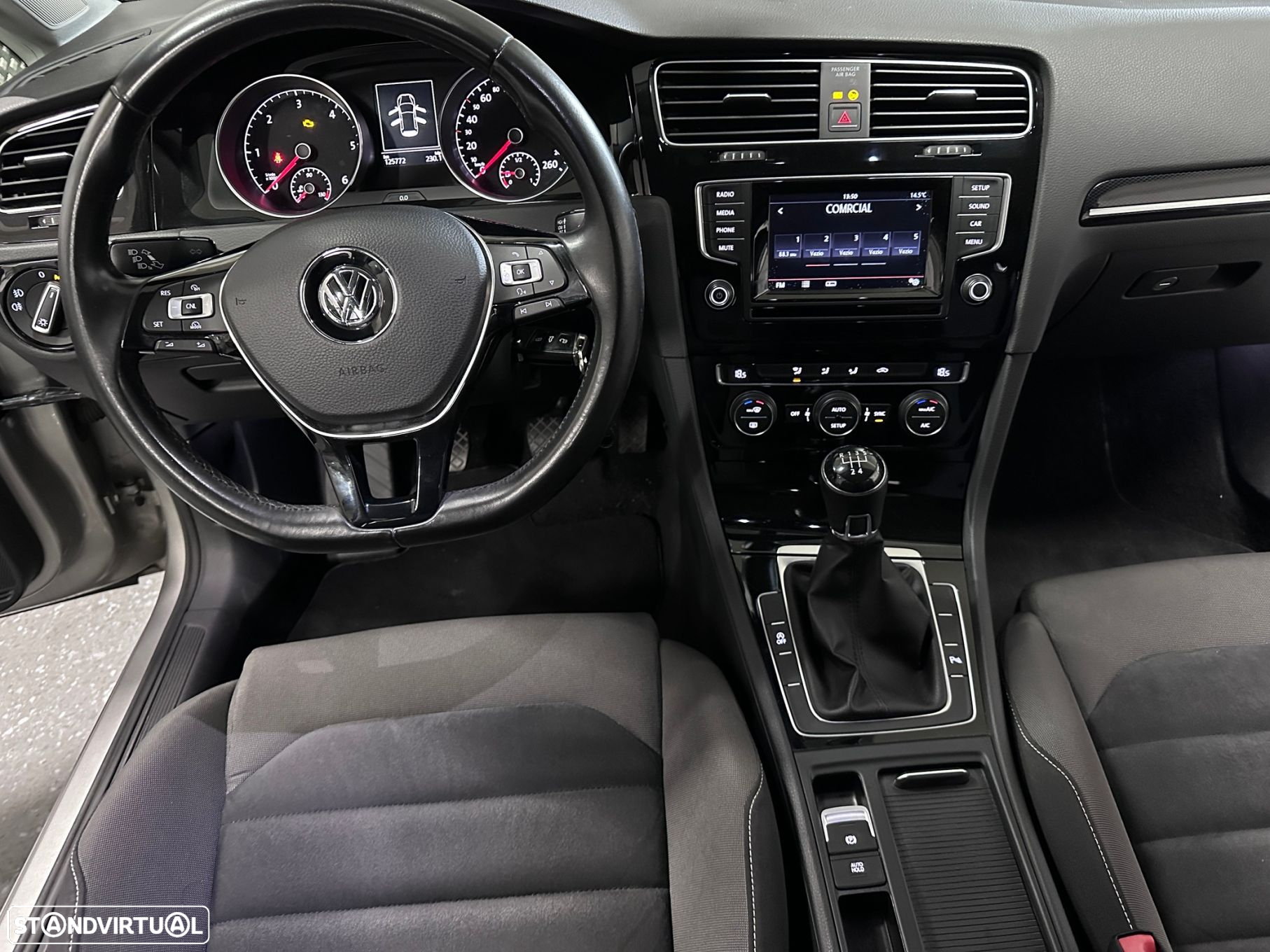 VW Golf 1.6 TDi Highline - 5