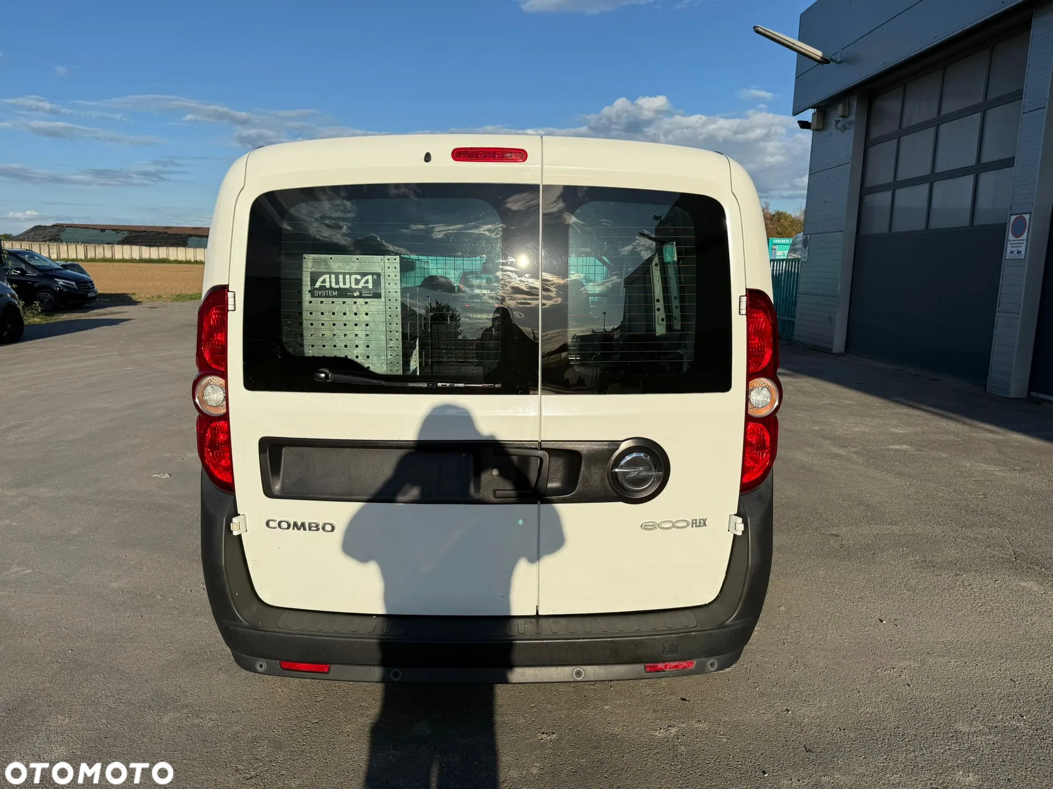 Opel COMBO - 17