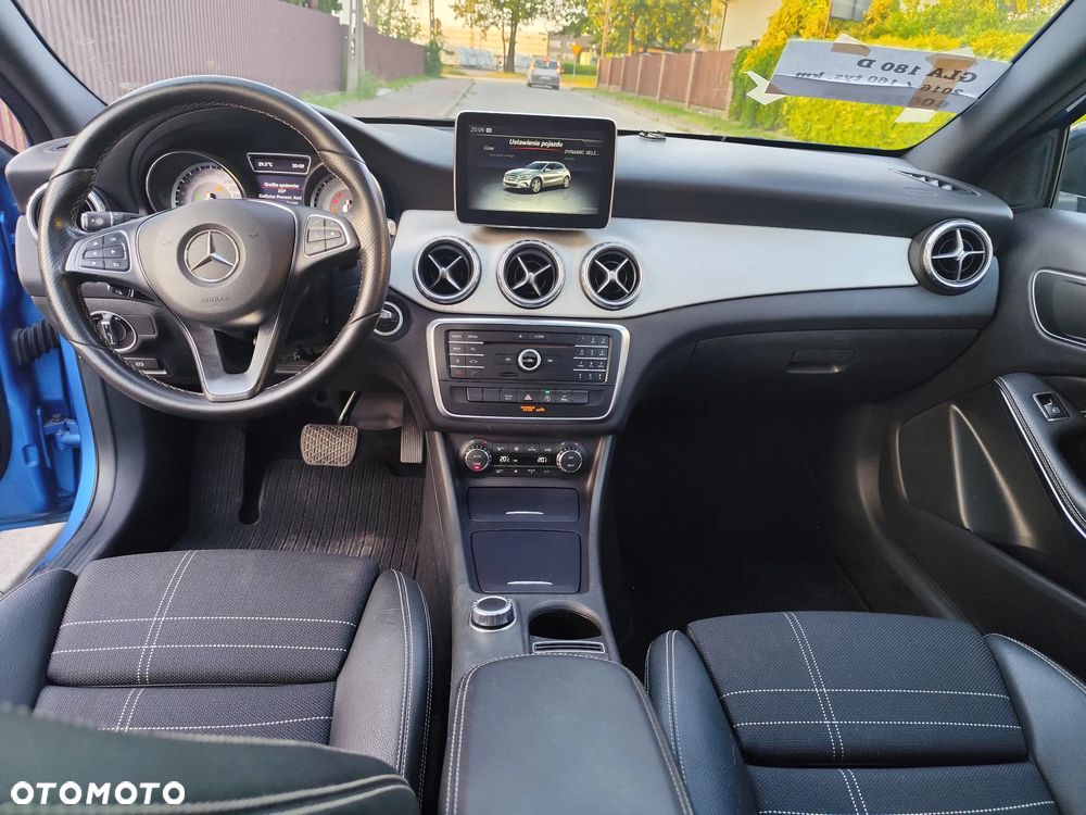 Mercedes-Benz GLA - 4