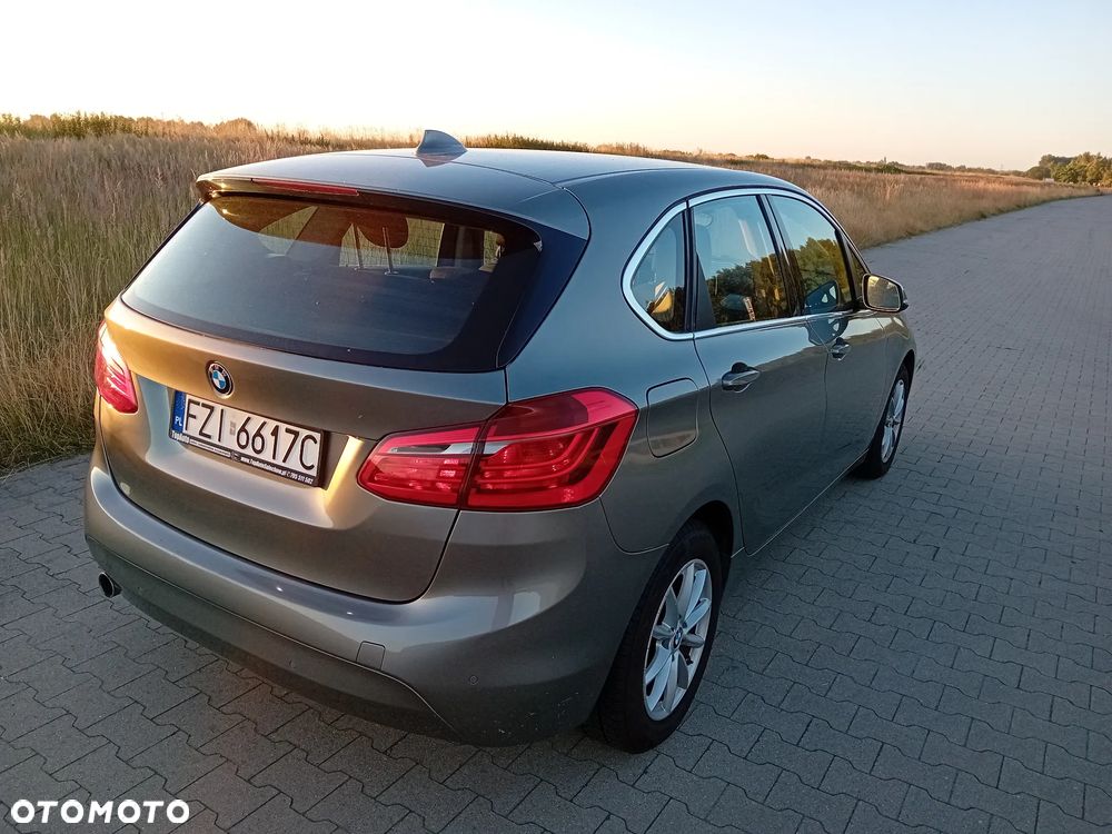BMW Seria 2 218d - 9