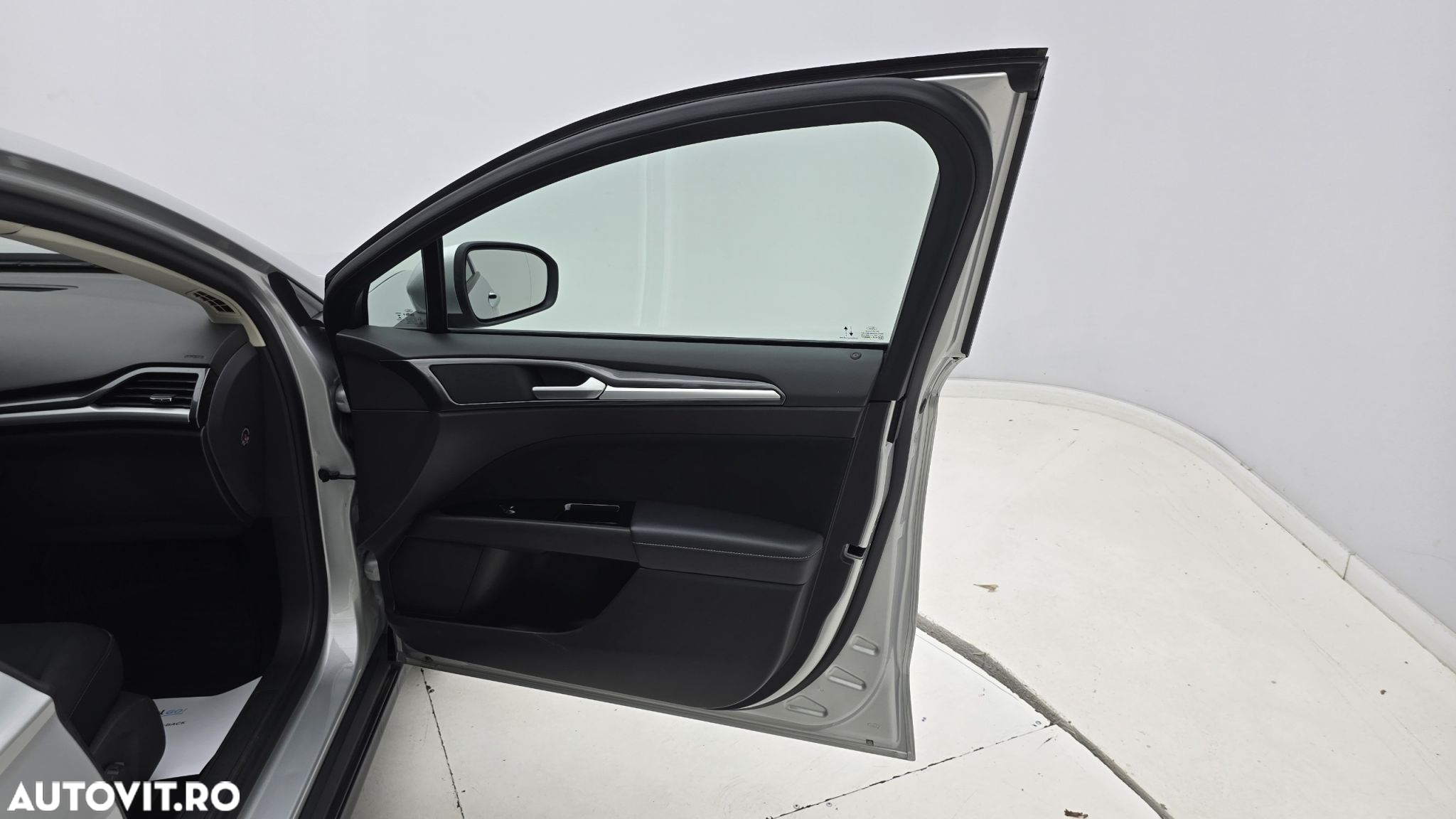Ford Mondeo 2.0 HEV Trend - 18