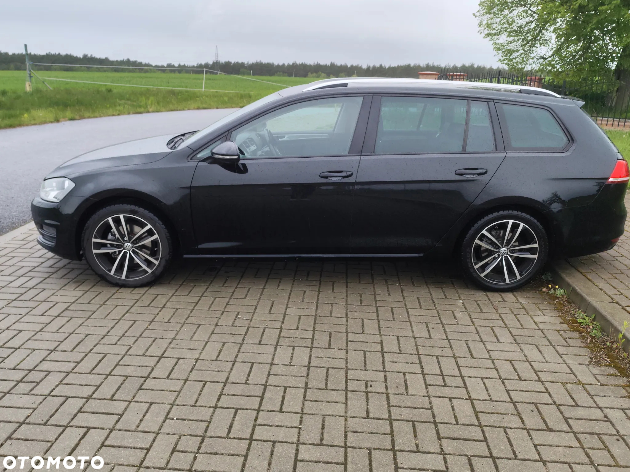 Volkswagen Golf 1.6 TDI BlueMotion Technology DSG Comfortline - 4