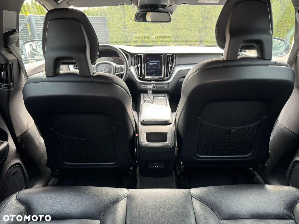 Volvo XC 60 D4 AWD Geartronic Momentum - 24