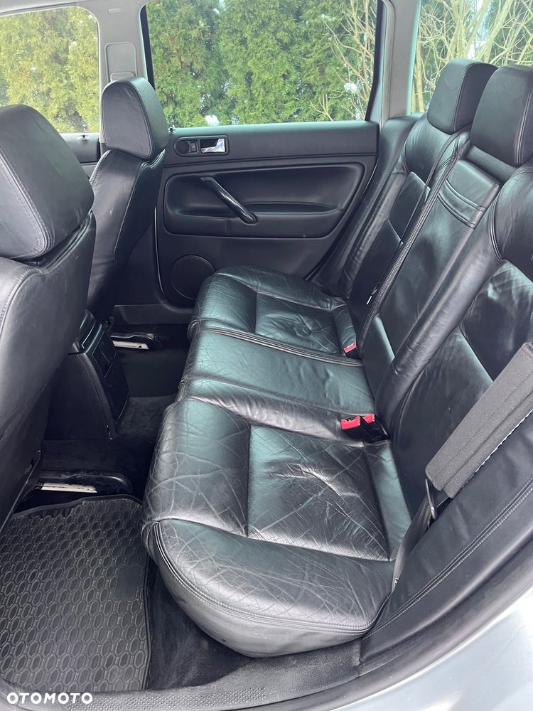 Volkswagen Passat 2.8 V6 4Motion Highline - 14