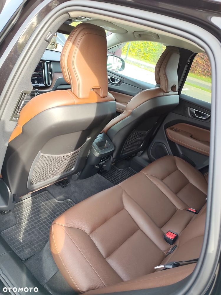 Volvo XC 60 B5 D AWD Inscription - 9