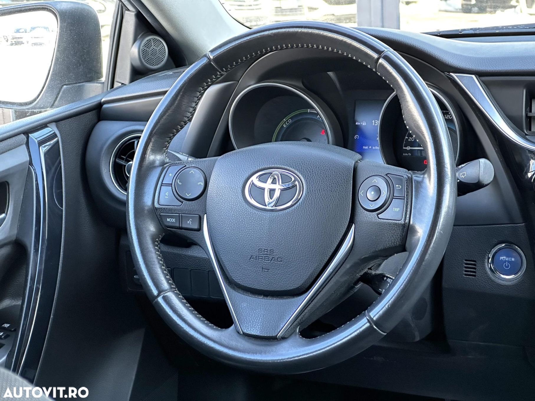 Toyota Auris - 10