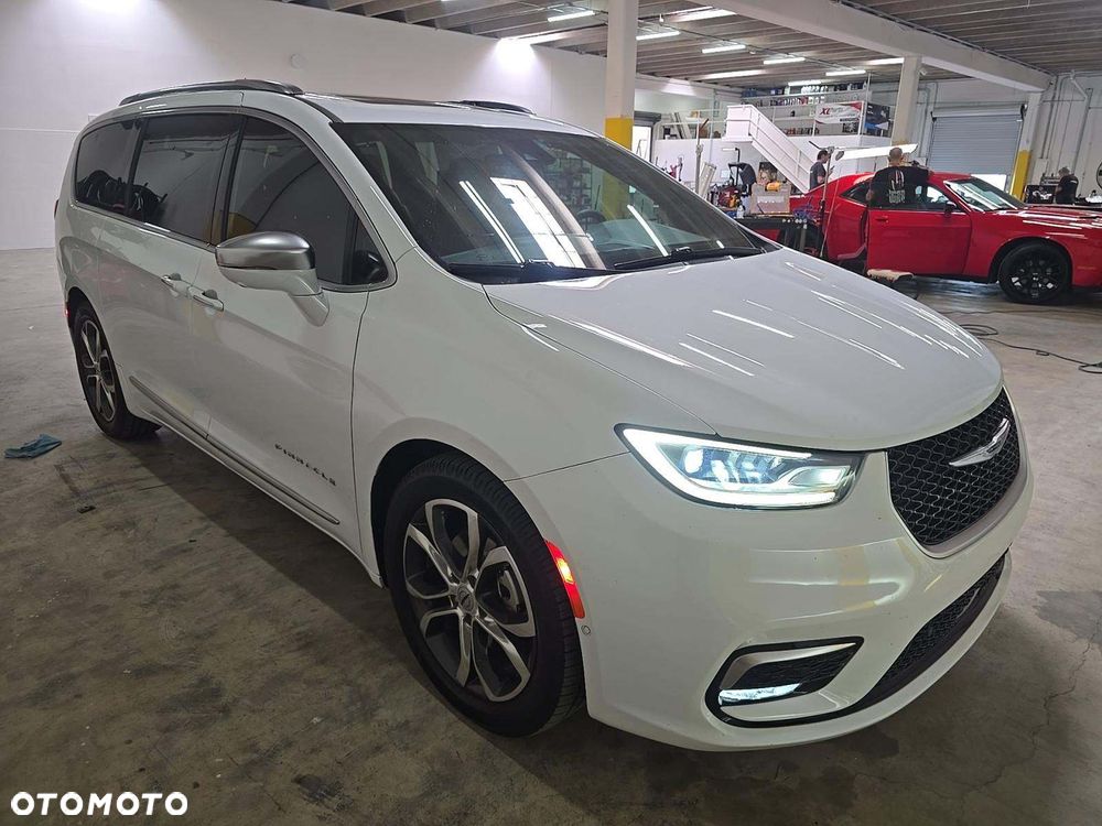 Chrysler Pacifica - 3