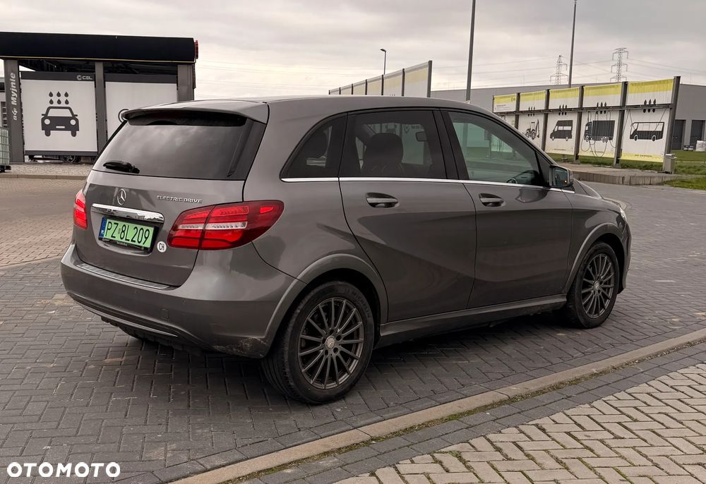 Mercedes-Benz Klasa B (Electric Drive) 250 e - 10