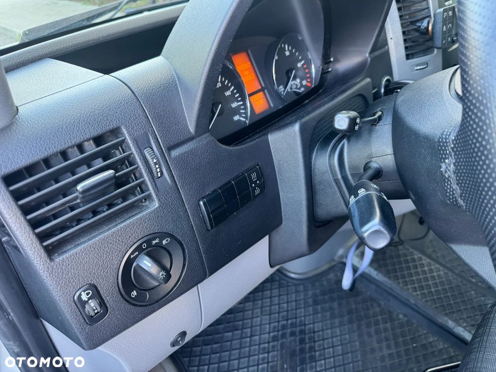 Mercedes-Benz SPRINTER - 18