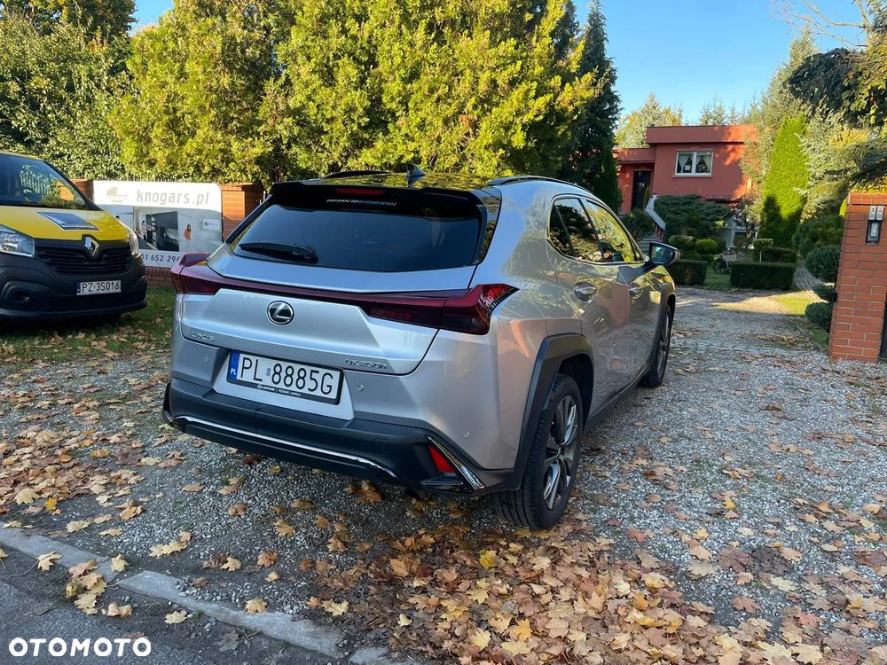 Lexus UX - 24