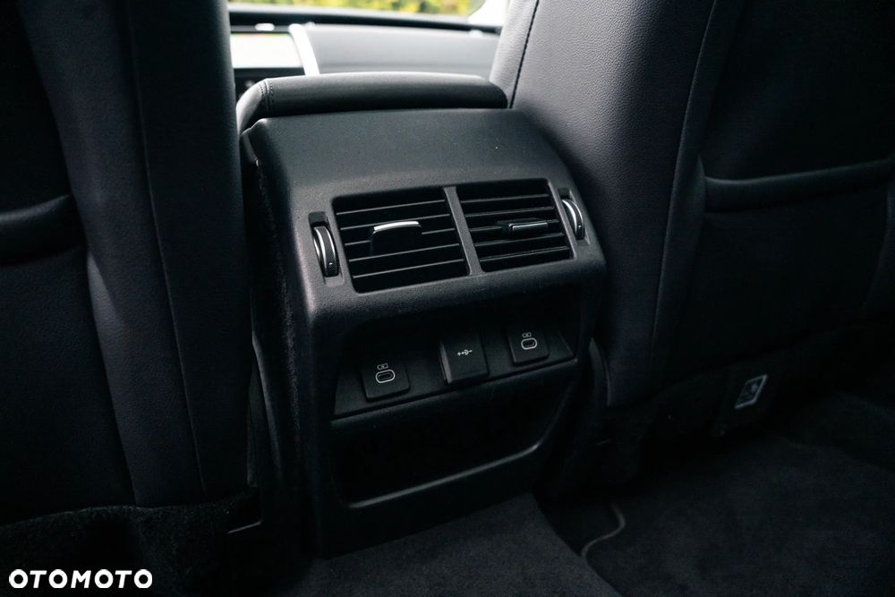 Land Rover Discovery Sport D165 Dynamic SE - 32