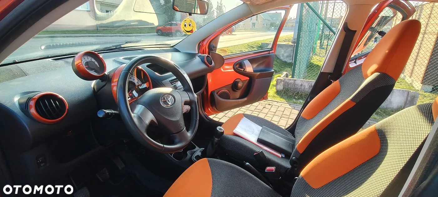 Toyota Aygo Connect - 15