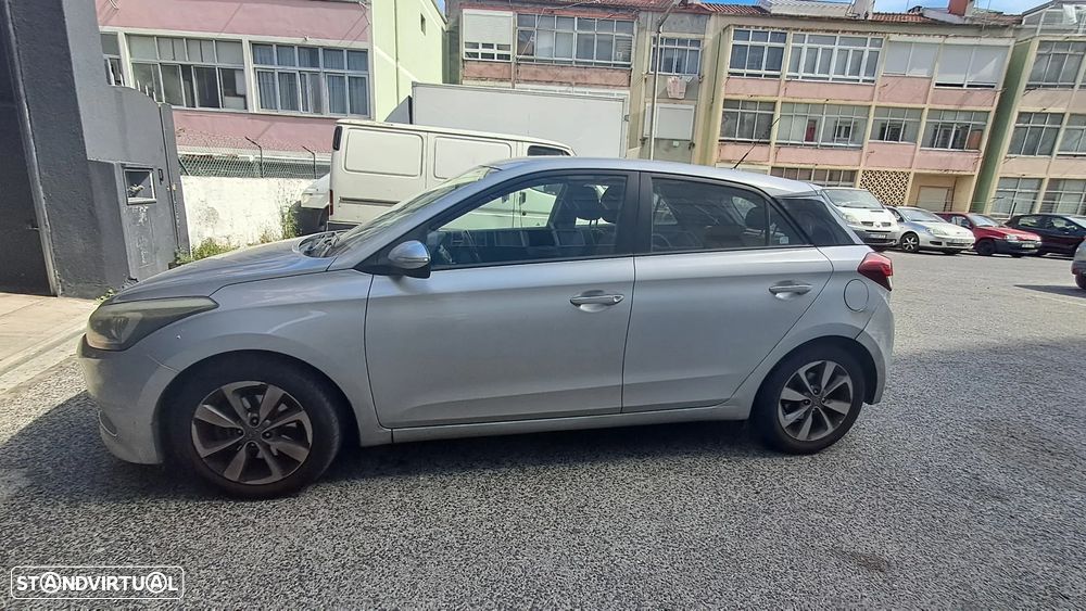 Hyundai i20 1.1 CRDi Blue Classic - 2