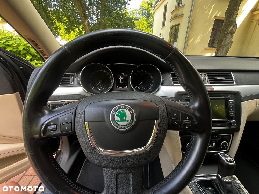 Skoda Superb 2.0 TDI 4x4 Elegance DSG - 14