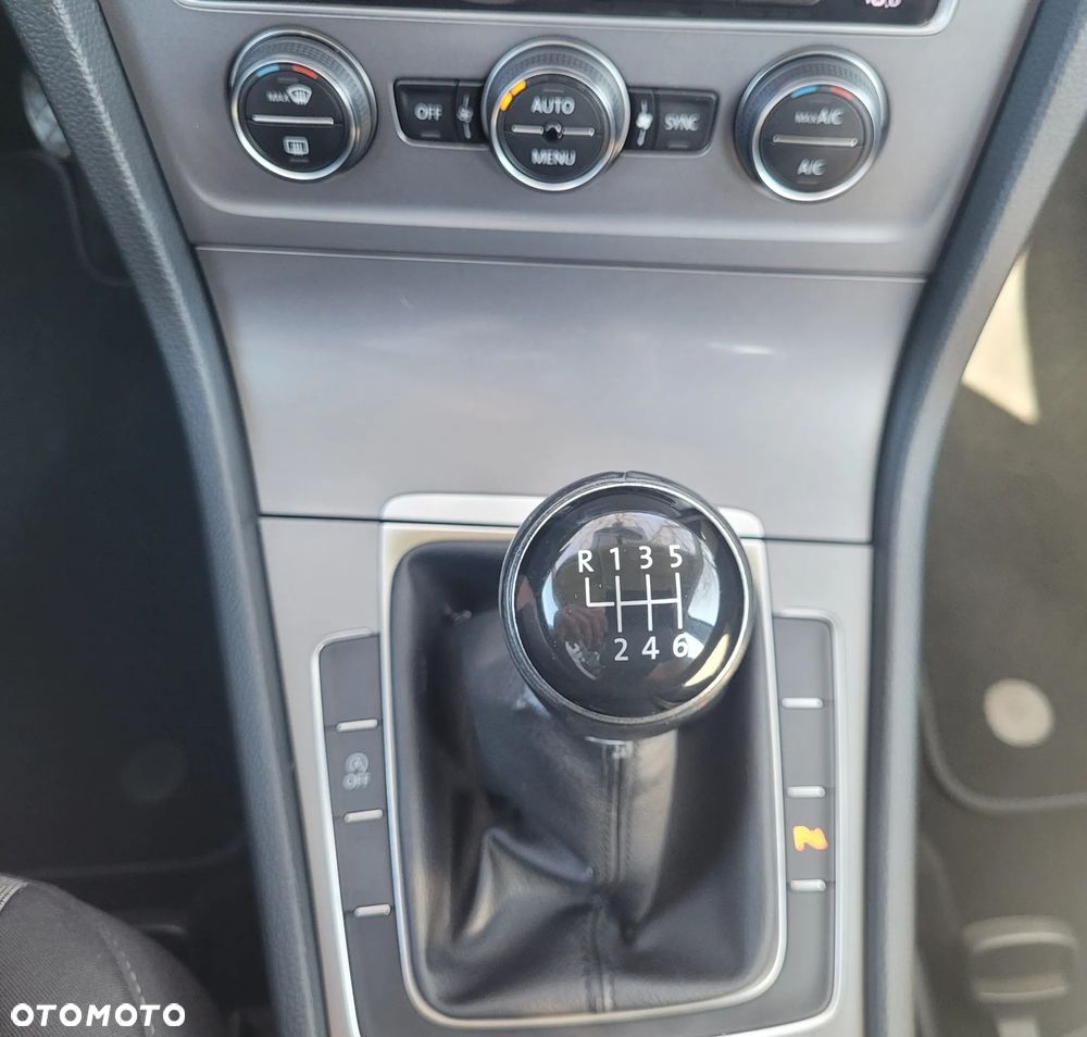 Volkswagen Golf 1.2 TSI BlueMot Comfortline - 12