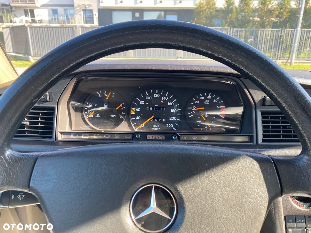 Mercedes-Benz W201 (190) - 21