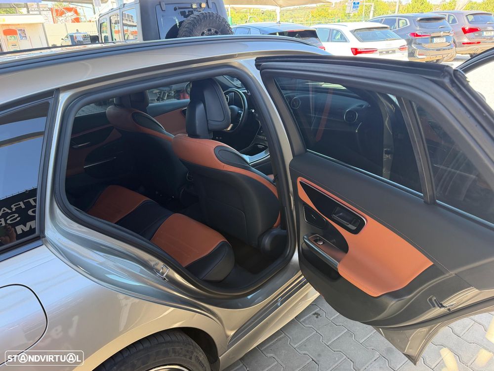 Mercedes-Benz C 300 e 9G-TRONIC AMG Line Advanced - 23