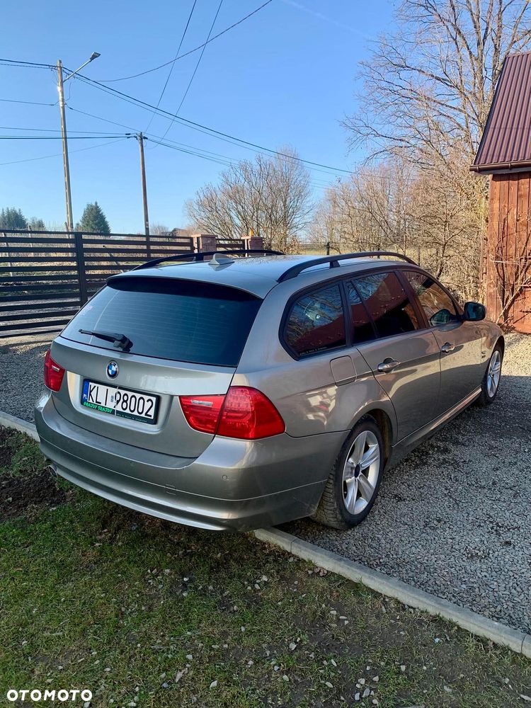 BMW Seria 3 320d xDrive DPF - 5