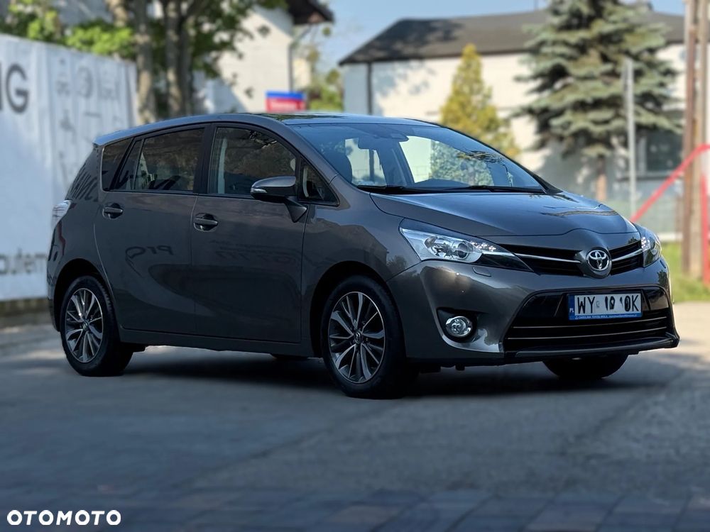 Toyota Verso 1.8 Prestige MS 7os EU6 - 4