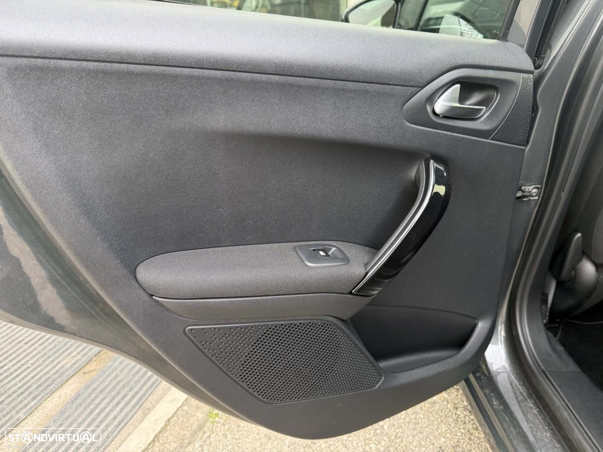 Peugeot 208 1.6 BlueHDi Allure - 17