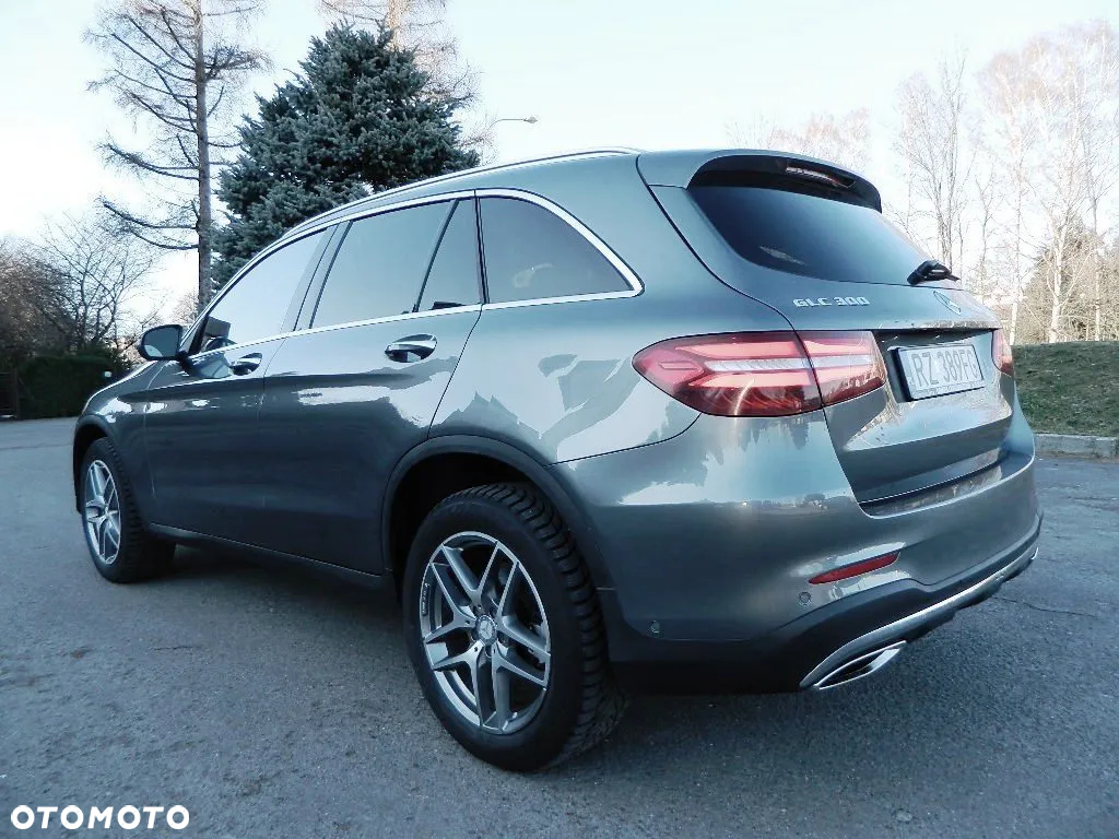 Mercedes-Benz GLC 300 4Matic 9G-TRONIC AMG Line - 7
