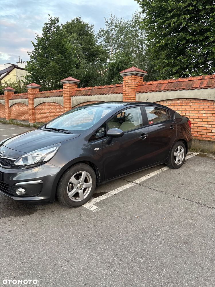 Kia Rio 1.2 L - 2