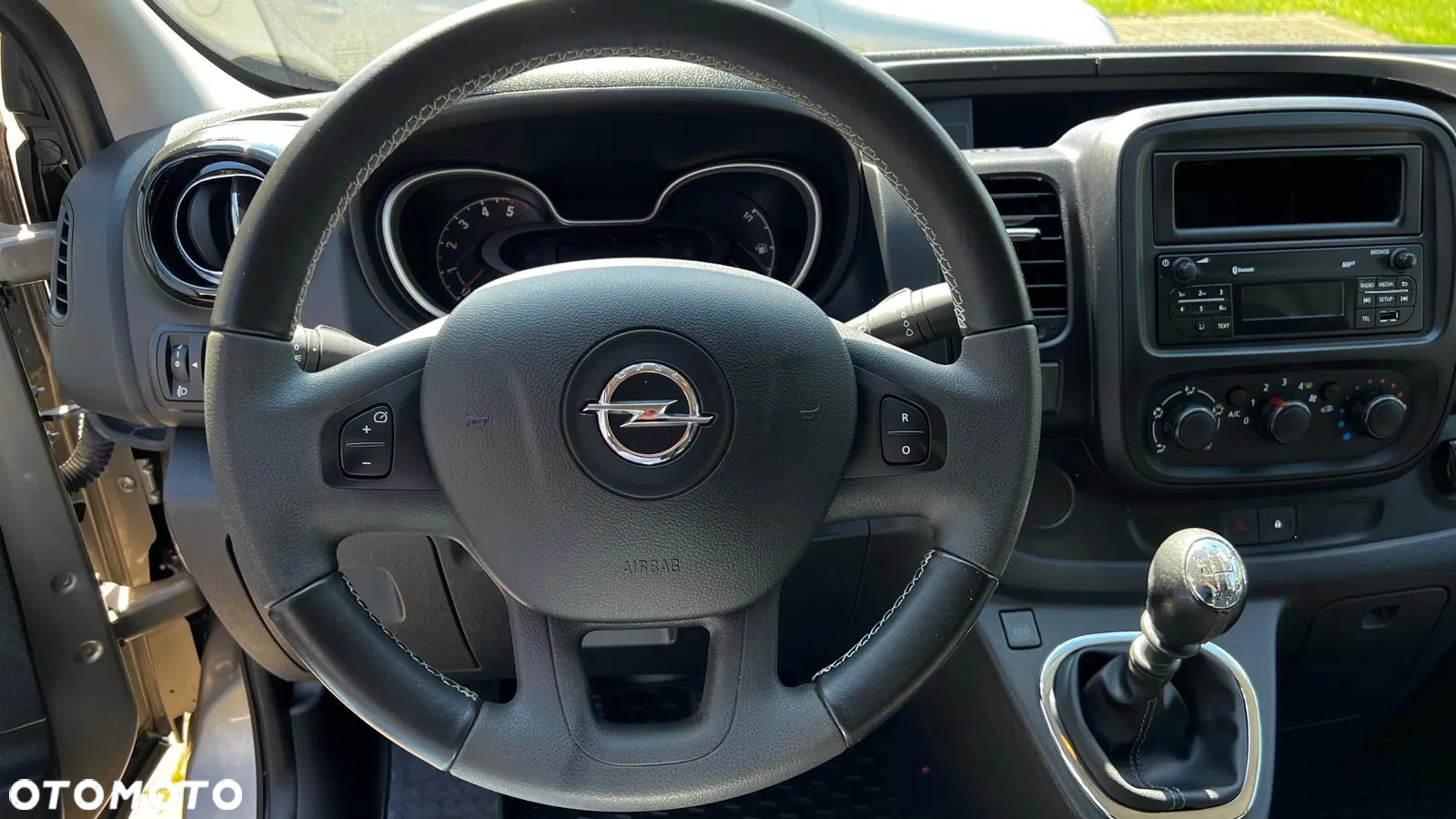 Opel Vivaro - 9