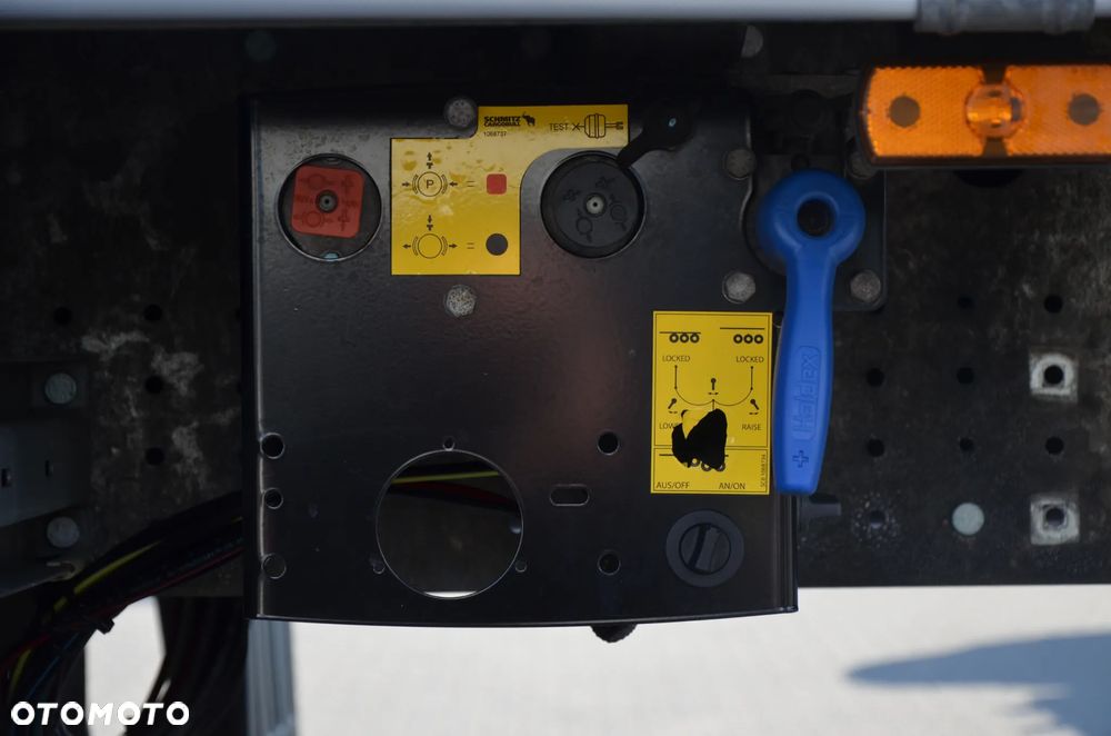 Schmitz Cargobull VARIOS / 2 POZIOMY JAZDY / OŚ PODNOSZONA / DACH POD. /  CODE XL / OCYNK 3671 - 9