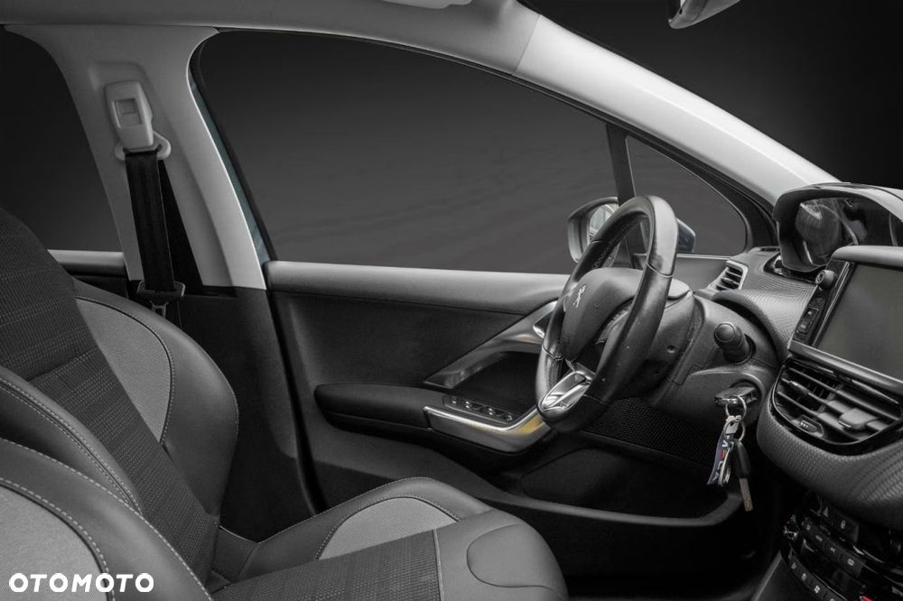 Peugeot 2008 PureTech 110 GPF Stop&Start EAT6 Allure - 16