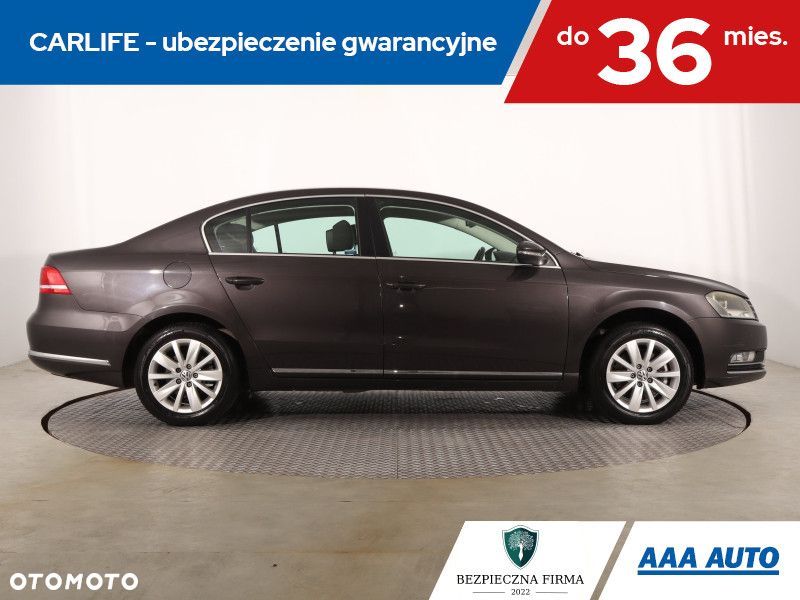 Volkswagen Passat - 8