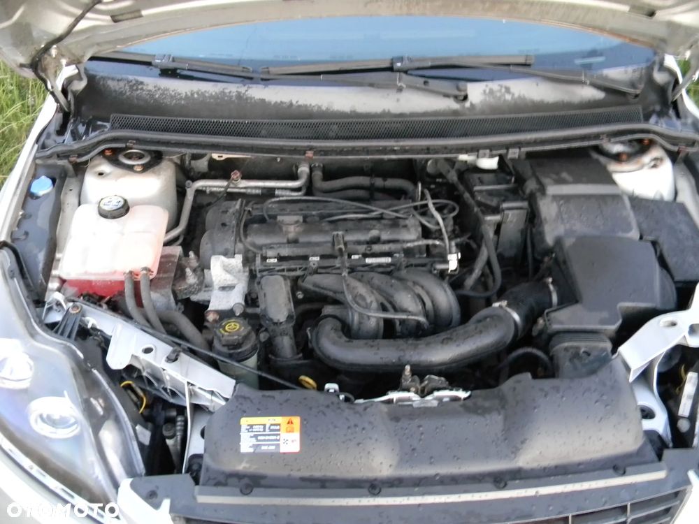 Ford Focus 2.0 16V Titanium - 32