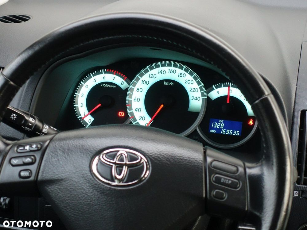 Toyota Corolla Verso - 21
