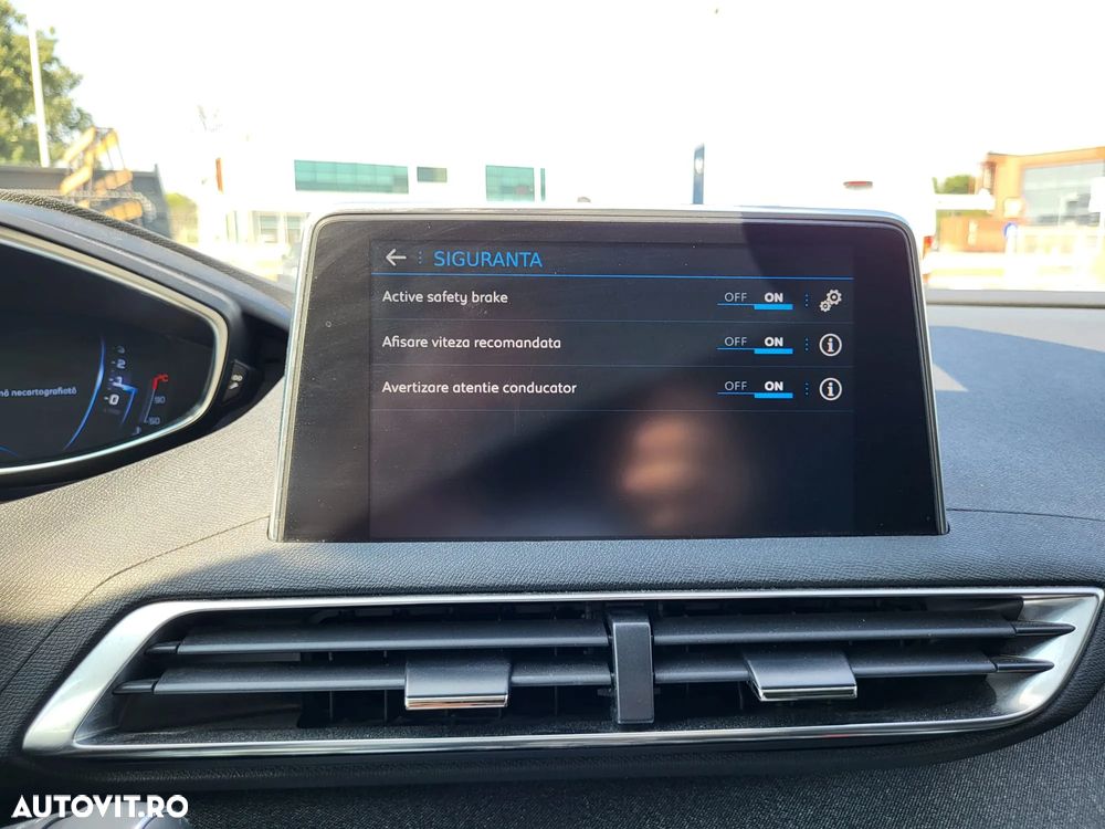 Peugeot 5008 1.5L BlueHDI EAT8 S&S Allure - 25